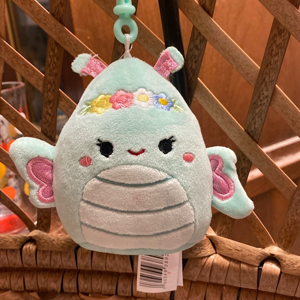 Squishmallows Defect Reina Squish 2 left wings butterfly clip  NWT